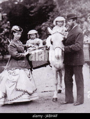 La principessa Alice con suo marito, il Principe Luigi di Hesse Foto Stock