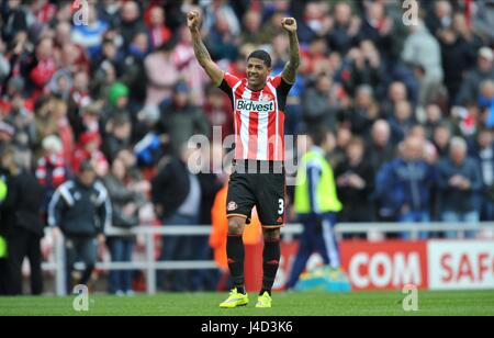 PATRICK VAN AANHOLT CELEBRA SUNDERLAND FC V SOUTHAMPTON STADIO DELLA LUCE SUNDERLAND INGHILTERRA 02 Maggio 2015 Foto Stock