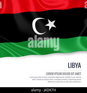 Silky bandiera della Libia sventolando isolato su un fondo bianco con il testo bianco spazio per il tuo annuncio messaggio. Il rendering 3D. Foto Stock