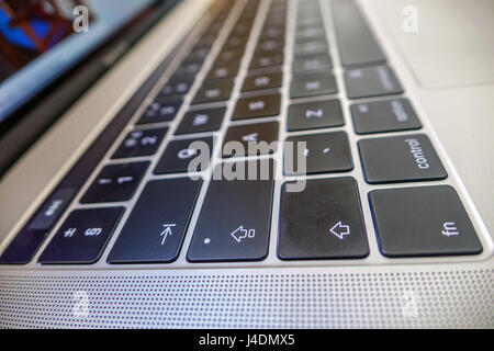 Nero e argento tastiera del MacBook Pro Apple computer portatile Foto Stock