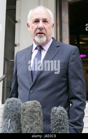 Westminster. Londra, Regno Unito. 11 Maggio, 2017. Jon Trickett parla di media. Un progetto di lavoro manifesto elettorale era stata persa a due quotidiani nazionali. Credito: Dinendra Haria/Alamy Live News Foto Stock