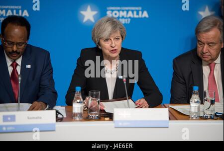 Il Primo Ministro inglese Theresa Maggio affronta i delegati durante l'apertura del London Somalia conferenza presso la Lancaster House 11 Maggio 2017 a Londra, Regno Unito. Foto Stock