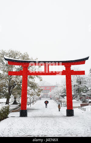 Percorso di entrata A Fushimi Inari Shrine in inverno, Kyoto, Giappone, Asia Foto Stock