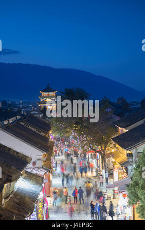 Vista di Dali al crepuscolo, Yunnan, Cina e Asia Foto Stock