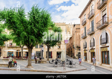 La piazza principale del paese, Placa Major, nel centro medievale di Montblanc, Tarragona Catalogna Foto Stock