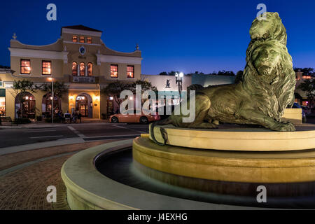 Centro storico di San Marco Lion Fontana al Blue ora, Jacksonville, Florida Foto Stock