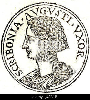 Scribonia era una figura di spicco nell'antica Roma, nota per essere la moglie dell'imperatore Augusto e madre di Giulia il Vecchio. Giocò un ruolo chiave nella prima famiglia imperiale romana, anche se la sua eredità rimane oscurata da altre figure storiche. Foto Stock
