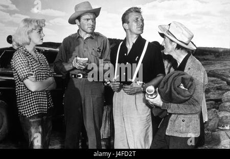 Ace nel foro Anno : 1951 USA Direttore : Billy Wilder Jan Sterling, Kirk Douglas, Gene Evans, John Berkes. È vietato riprodurre la fotografia al di fuori del contesto della promozione del film. Esso deve essere accreditato al Film Company e/o il fotografo assegnato da o autorizzati da/ammessi sul set del Film Company. Limitato a uso editoriale. Foto12 non concede diritti di pubblicità delle persone rappresentate. Foto Stock