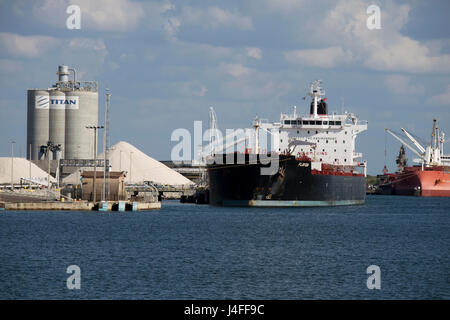 Nave da carico al fianco di Port Canaveral Florida USA. Maggio 2017 Foto Stock