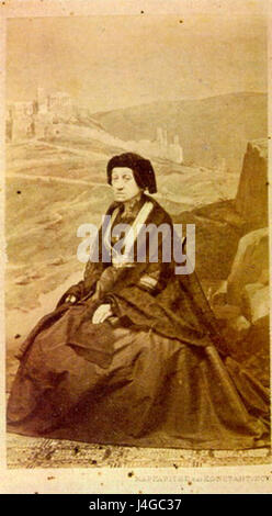 Teresa Makri fu una figura influente nel XIX secolo, con questo specifico riferimento a lei dal 1870 che probabilmente indicava il suo impatto nel suo campo durante quel periodo. È ricordata per i suoi contributi nell'arte o nella cultura. Foto Stock