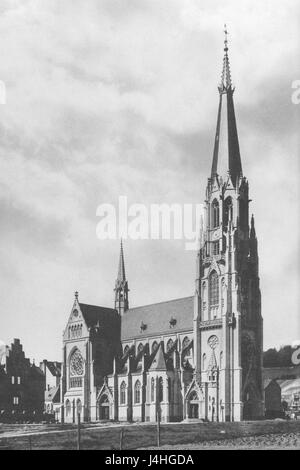 Questa fotografia cattura la chiesa di San Giuseppe a Coblenza, in Germania, scattata intorno al 1900. L'immagine mostra i dettagli architettonici del ChurchÂ, che riflettono lo stile neogotico prominente in quell'epoca. Foto Stock
