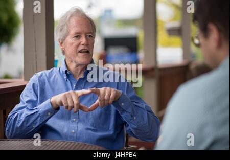 La NASA il programma di esplorazione di Marte Chief Scientist Michael Meyer è intervistato durante il Mars nuovo anno celebrazione dello stelo 5 Maggio 2017 in Mars, Pennsylvania. (Foto di Bill Ingalls/NASA via Planetpix) Foto Stock