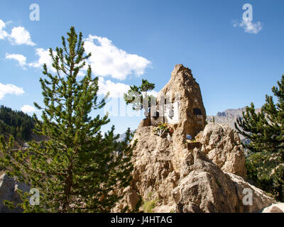 Col d'Izoard, Francia: pass road e sulle montagne circostanti Foto Stock