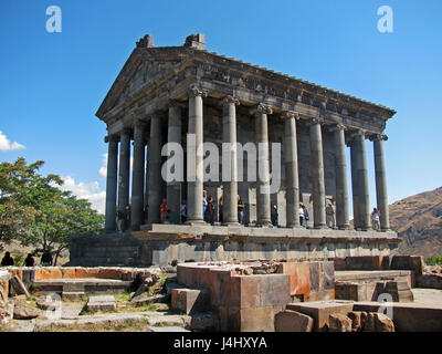 Garni, Armenia: Circa nel settembre 2012 - Il tempio pagano di Garni, dedicata a Mithra, la divinità del sole in Armenia pagana Foto Stock