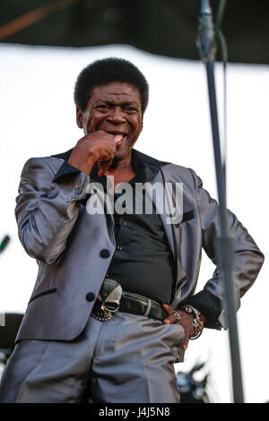 Charles Bradley esegue al 2017 Beale Street Music Festival a Tom Lee Park a Memphis, Tennessee il 5 maggio 2017. Foto Stock