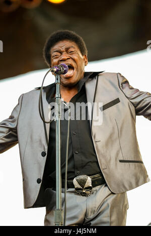 Charles Bradley esegue al 2017 Beale Street Music Festival a Tom Lee Park a Memphis, Tennessee il 5 maggio 2017. Foto Stock