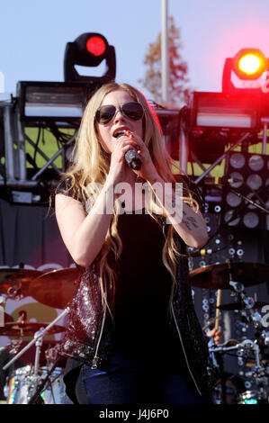 Avril Lavigne esegue a 102,7 KIIS FM Wango del Tango a Home Depot Center il 11 maggio 2013 a Carson, California. Foto Stock