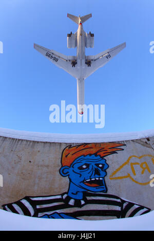 CHKALOVSKY, Moscow Region, Russia - 23 gennaio 2013: Ilyushin IL-62M RA-86495 di russo Air Force in atterraggio a Chkalovsky. Foto Stock