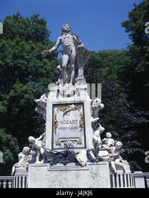 Austria, Vienna, Mozart monumento dell'Europa, la città capitale, monumento, Mozart, compositore Wolfgang Amadeus Mozart, nel 1756-1791, luogo di interesse, il giardino del castello, la cultura, la strada degli imperatori e re Foto Stock