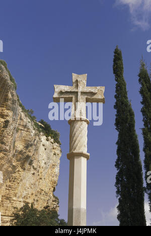 Spagna, Maiorca, Puig de Randa, Santuari de Nostra Senyora de Gracia, dettaglio pilastro, le isole Baleari, isola del mediterraneo, isola, montagne, rock, chiostro francescano, chiostro del chiostro, edificio, struttura, luogo di interesse, icona, l'isolamento, la solitudine, la concezione, la fede e la religione, stop, la meditazione Foto Stock