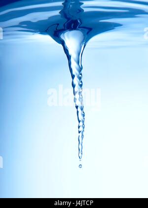 Acqua vortex, studio shot. Foto Stock