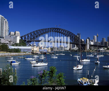 Australia, Sydney, vista città, skyline, Porto Ponte del porto, barche a vela del New South Wales, paese, città, visualizzare, ponte Harbour Bridge, case, alta sorge, punti di riferimento, luogo di interesse Foto Stock