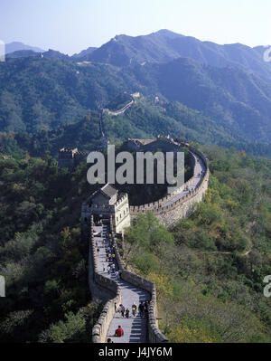 Cina, Pechino, la Grande Muraglia della Cina, Mutianyu, turistico, dal di sopra di Pechino, Changcheng, 'grande muraglia difensiva", grande muraglia difensiva, grande argine, dinastia Ming, 15. Cento., cultura, struttura, dettaglio, Mutianyu, UNESCO-patrimonio culturale mondiale, landmark, luogo di interesse, visitatore, turismo, il paesaggio di montagna, montagne Foto Stock
