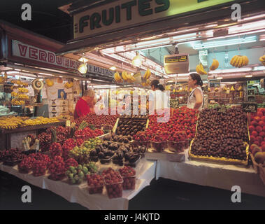 Spagna, Barcellona, Mercat de Sant Josep, 'La Boqueria', frutto di economia di mercato, il mercato, La Rambla, il mercato, San Giuseppe, vendite, venditore, di acquisto, di shopping, di stallo di mercato, frutta, mercato coperto, cliente acquirente, all'interno, vicino Foto Stock