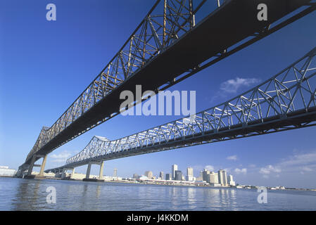 Ponte 2 si accumula nel 1958, Maggiore di New Orleans negli Stati Uniti, Louisiana, New Orleans, Mississippi, bridge, vista città, Crescent City Connection America del nord, sud membri, città, sul fiume maggiore New Orleans ponte 1, si accumula nel 1988, acciaio, il collegamento e la struttura a ponte, struttura Foto Stock