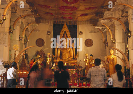 Sri Lanka, Kandy, tempio del santo cog, Dalada Maligawa, all'interno, la devozione hall, credenti, preghiera Asia del Sud, isola, isola di stato, provincia centrale, Distretto Capitale, luogo di interesse Santuario, tempio allegato, Buddismo, fede, religione, pellegrino del centro, cog reliquia Buddha, templi Dalada Maligava, pellegrino, ammirazione, recitare, buddisti, Buddha-Statue, Buddha, persona, visitatore, ammirazione, nessun modello di rilascio! Foto Stock