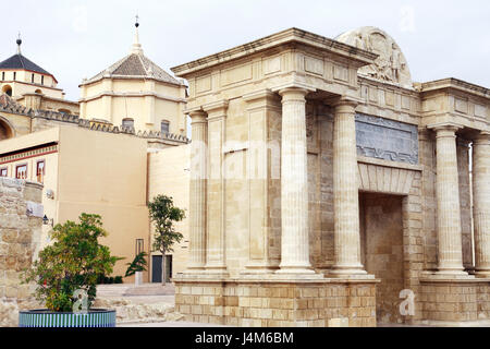 Romano antico arco trionfale a Cordoba,Spagna Foto Stock