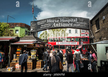 Il cavallo ospedale antiquariato, Camden Market in NW1, London, Regno Unito Foto Stock