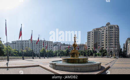 Plaza de la Constituicion (Piazza della Costituzione) - Santiago del Cile Foto Stock