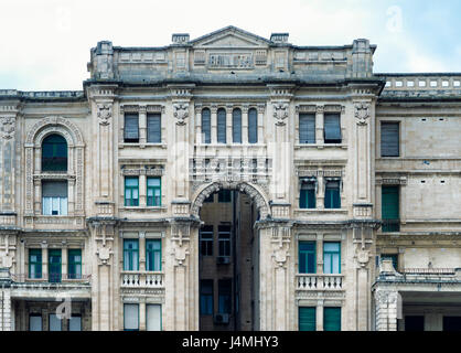 Balluta edificio situato a St Julians Balluta Bay, considerata l'iconico Edificio Art Nouveau in Malta, Foto Stock