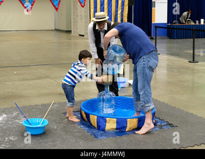 Olimpiadi Oobleck al National Math Festival di Walter E. Washington Convention Center di Washington DC, Stati Uniti d'America, 22 aprile 2017. Foto Stock