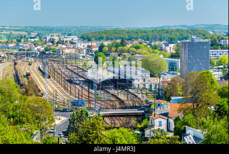 Vista della stazione ferroviaria in Angouleme, Francia Foto Stock