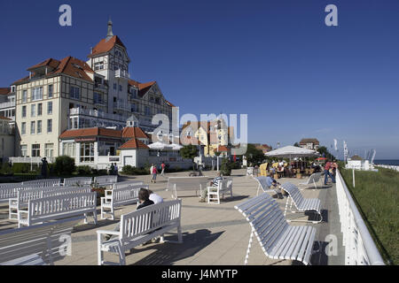 Germania, Meclemburgo-Pomerania occidentale, molla di raffreddamento, il lungomare, turistico, Foto Stock