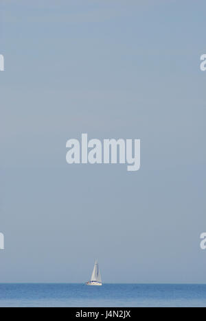 Barche a vela, mare, Horizon, larghezza Foto Stock