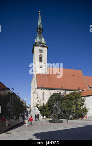 La Slovacchia, Bratislava, Cattedrale di San Martino, marketplace, scultura, persona, Bratislava, città, chiesa parrocchiale, struttura, architettura, luogo di interesse, mercato turistico, destinazione, turismo, Foto Stock