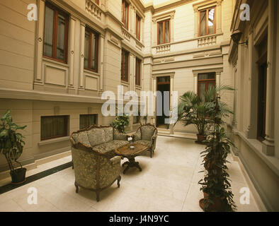 La Romania, Bucarest, hotel di Capsa, hall, città capitale, Bucuresti, edificio, hotel, all'interno di hotel a 5 stelle, hotel a cinque stelle, lobby, tavolo, divano, poltrona, sede mobile, architettura, vacanze, viaggi di lusso, alloggi, nessuno, vuoto, Foto Stock