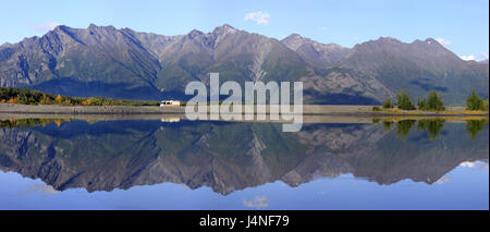 Gli Stati Uniti, Alaska, Matanuska Valley, Chugach Nationwide Foresta, Lago di montagna, Chugach Mountains, Foto Stock