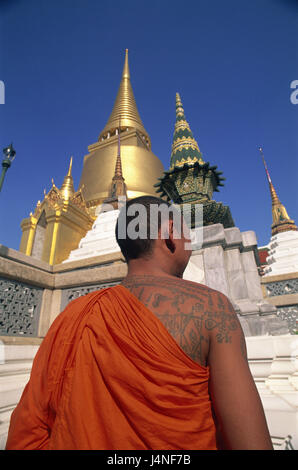 Thailandia, Bangkok, Wat Phra Kaeo, il Grand Palace, monaco, vista posteriore, Foto Stock