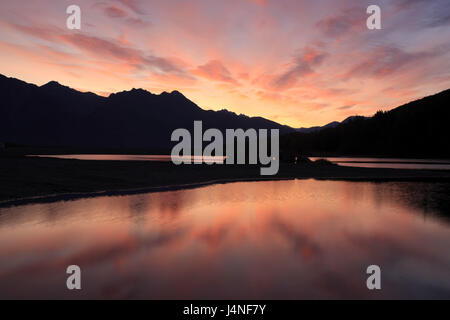 Gli Stati Uniti, Alaska, Südalaska, Matanuska Valley, Chugach Mountains, red sky, Chugach foresta nazionale, Foto Stock