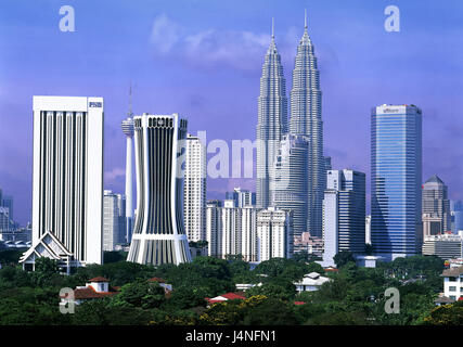 Malaysia, Kuala Lumpur, vista città, alta sorge, di Petronas Tower, Asia del sud-est asiatico, paese, città, capitale, Centro citta', edificio, skyline, grattacielo, torri, Twin Towers, landmark, architettura moderna, Foto Stock
