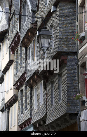 Francia, Bretagna, Morlaix, Rue Ee de Guernisac, case residenziali, facciate di ardesia, dettaglio Foto Stock