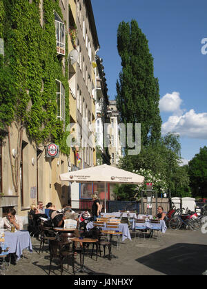 Germania, Berlino, Krizevac, esercito territoriale canale, Paul Linke Ufer, street cafe Foto Stock