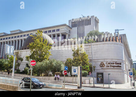 La sede centrale di Caixa Geral de Depositos, una banca a Lisbona, Portogallo Foto Stock