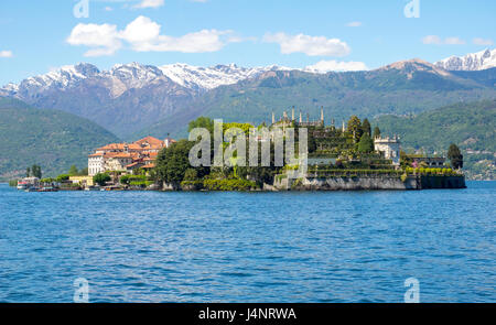 Isolabella, una delle isole del Lago Maggiore, Lombardia, Italia, famosa per i suoi giardini Borromee. Foto Stock