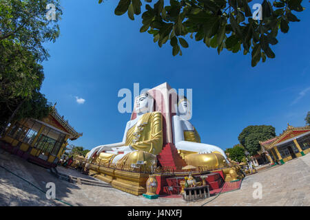 Stock Photo - Bago, Myanmar quattro facce del Buddha a Kyaikpun Buddha Foto Stock