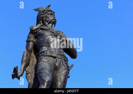 Statua di Ambiorix (principe della Eburones, leader della tribù Belgic) presso la Piazza del Mercato di Tongeren, Belgio Foto Stock